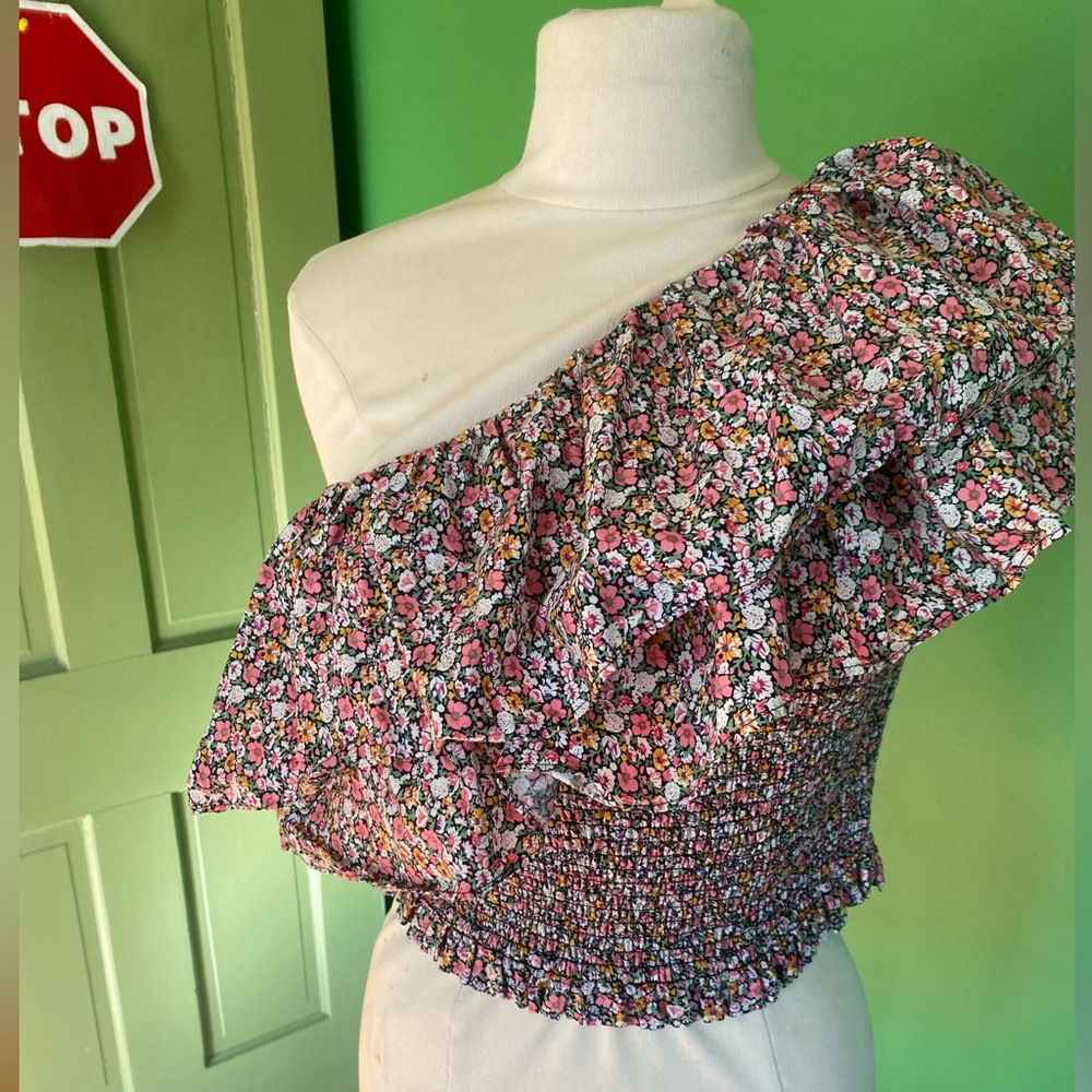 Vici x Gina Floral One-Shoulder ruffle Top